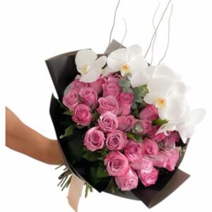 Bouquet de Rosas Moradas y Orquídea